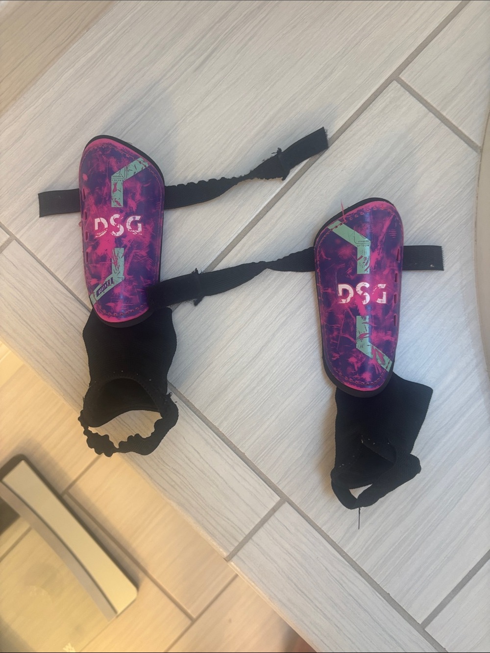 DSG Pink & Teal Youth Soccer Shin Guards 5-6 year old